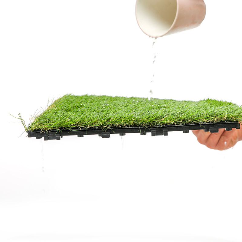 Vonkajší PE materiál Záhradné dlaždice z umelej trávy